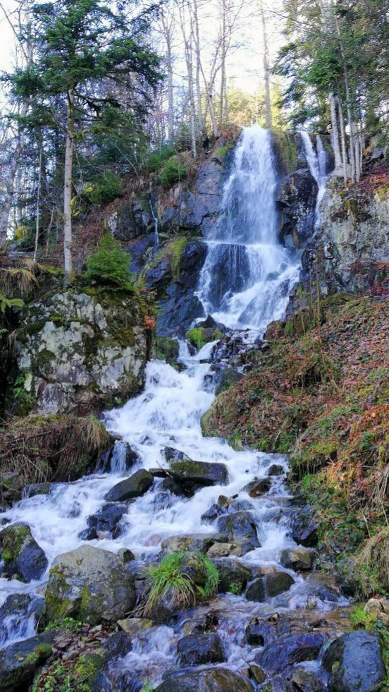 Cascade du Hohwald en Alsace — Chute d'eau dans les Vosges, village vosgien Bas-Rhin