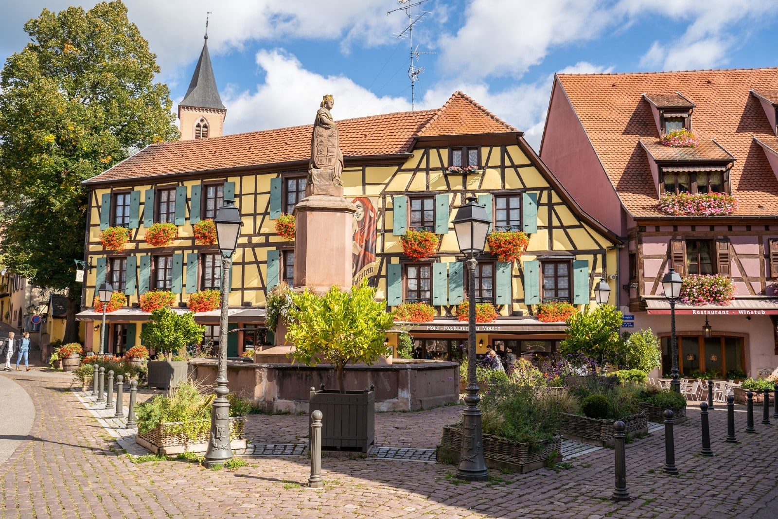 Ruelles de Ribeauvillé Alsace — Maisons à colombages et vignobles